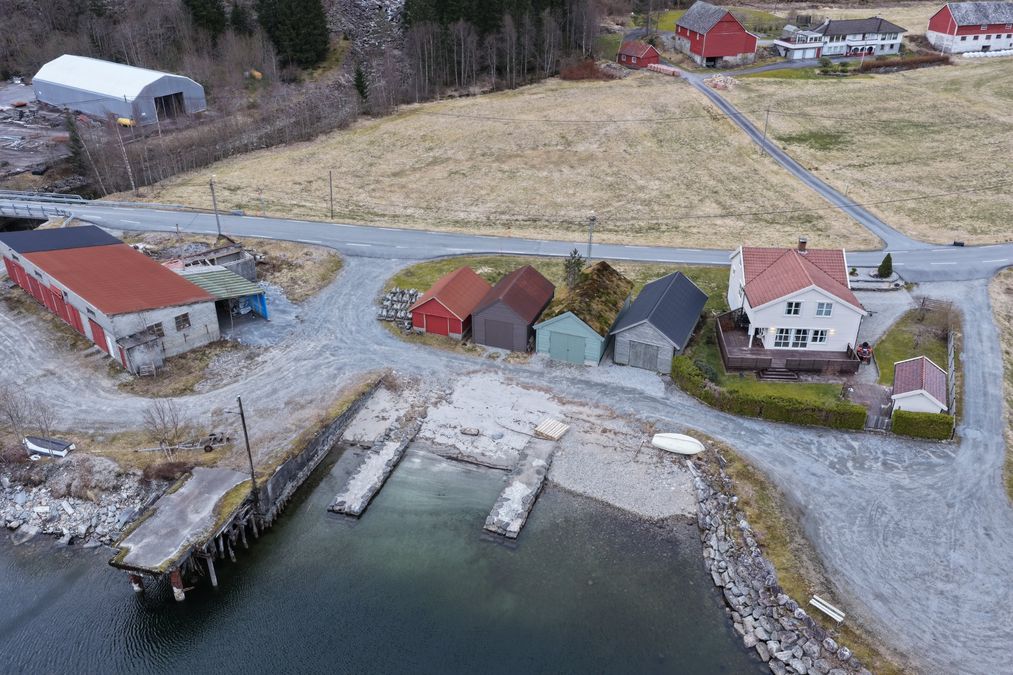 Fire naust fra 1880-tallet er kommunalt vernet på Otterstad