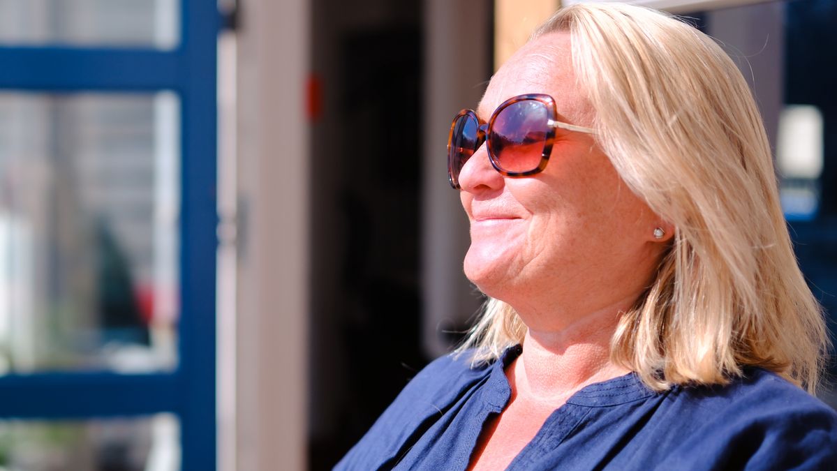 Kristin vil neppe ha behov for solbriller i dag. Men smilet vil nok likevel sitte like løst.